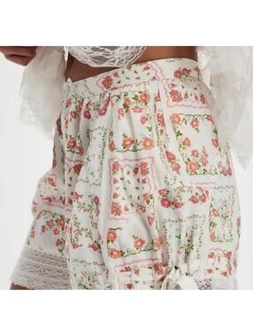 NWT - Free People Blooming Lace Shorts Side Tie Hems Floral Lace Trim - Size 10